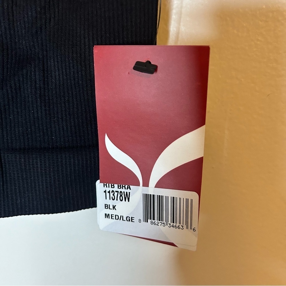 CAPEZIO Black Seamless Ribbed Bra Top Medium/Large Dance Activewear NWT Neutral - Picture 4 of 6